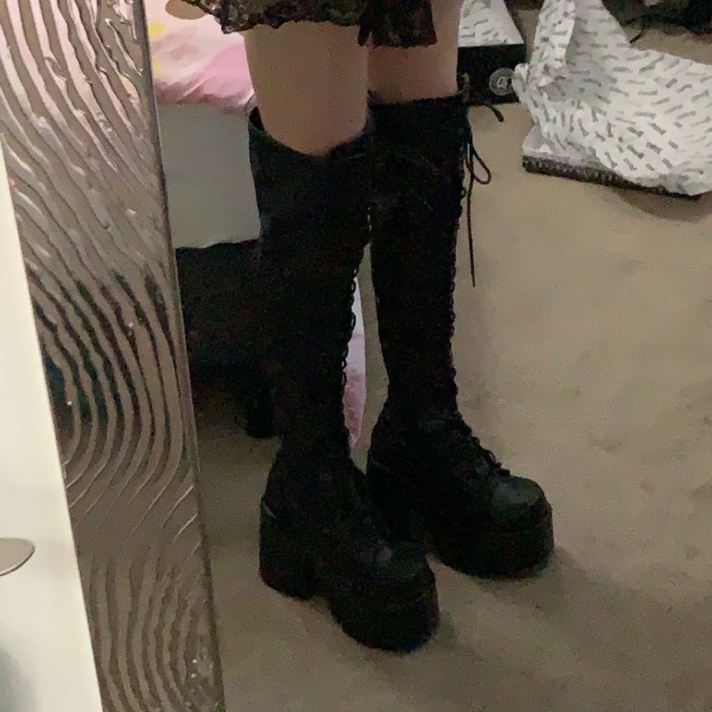 Demonia platforms